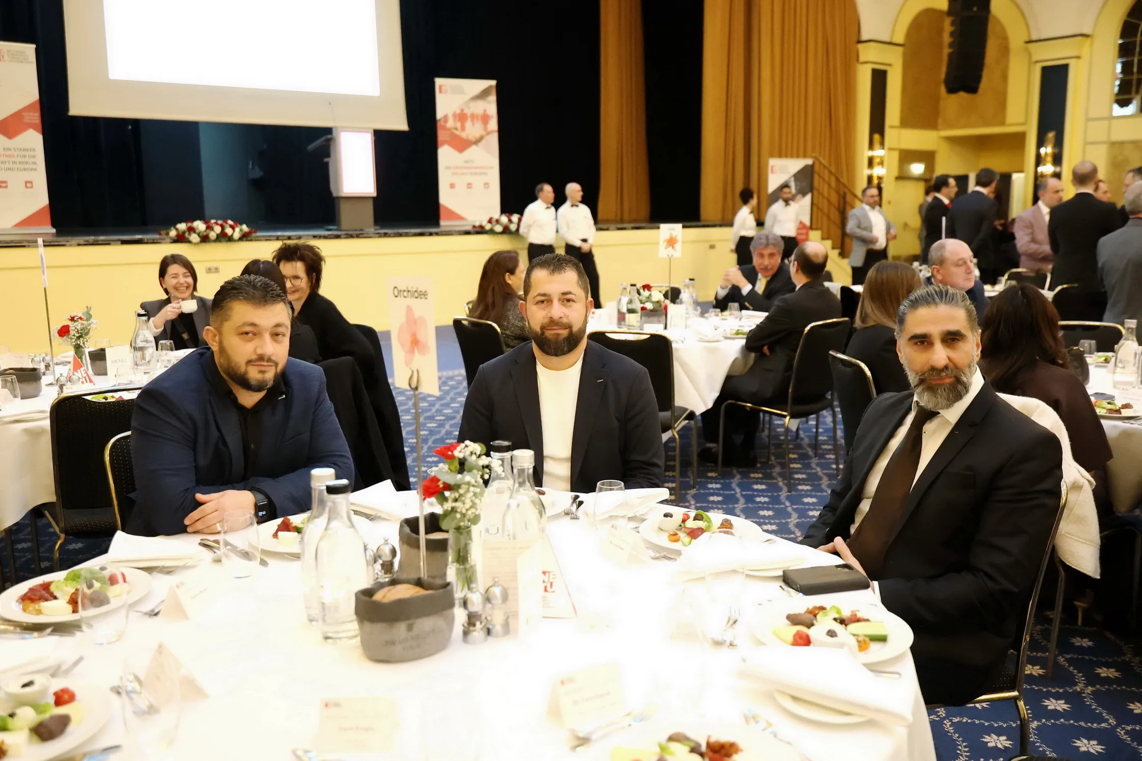 Berlin’de NETU’nun İftar Programı Yoğun Katılımla Gerçekleşti