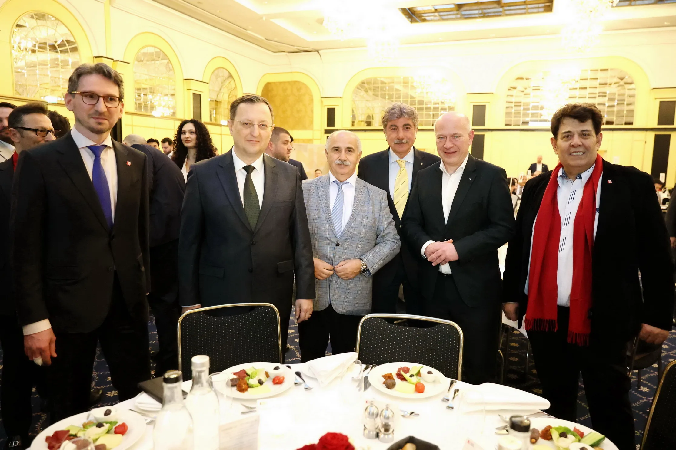 Berlin’de NETU’nun İftar Programı Yoğun Katılımla Gerçekleşti