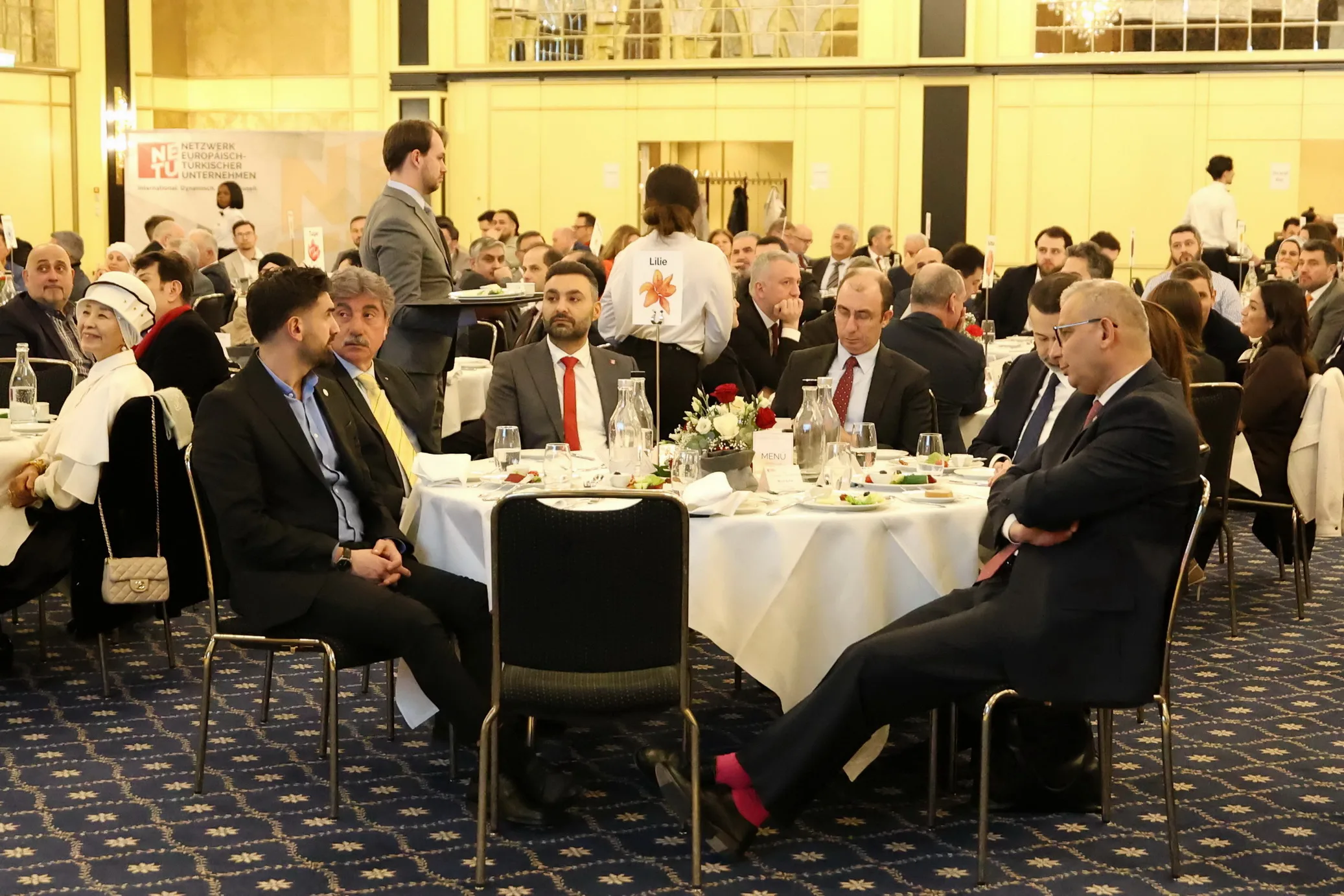 Berlin’de NETU’nun İftar Programı Yoğun Katılımla Gerçekleşti