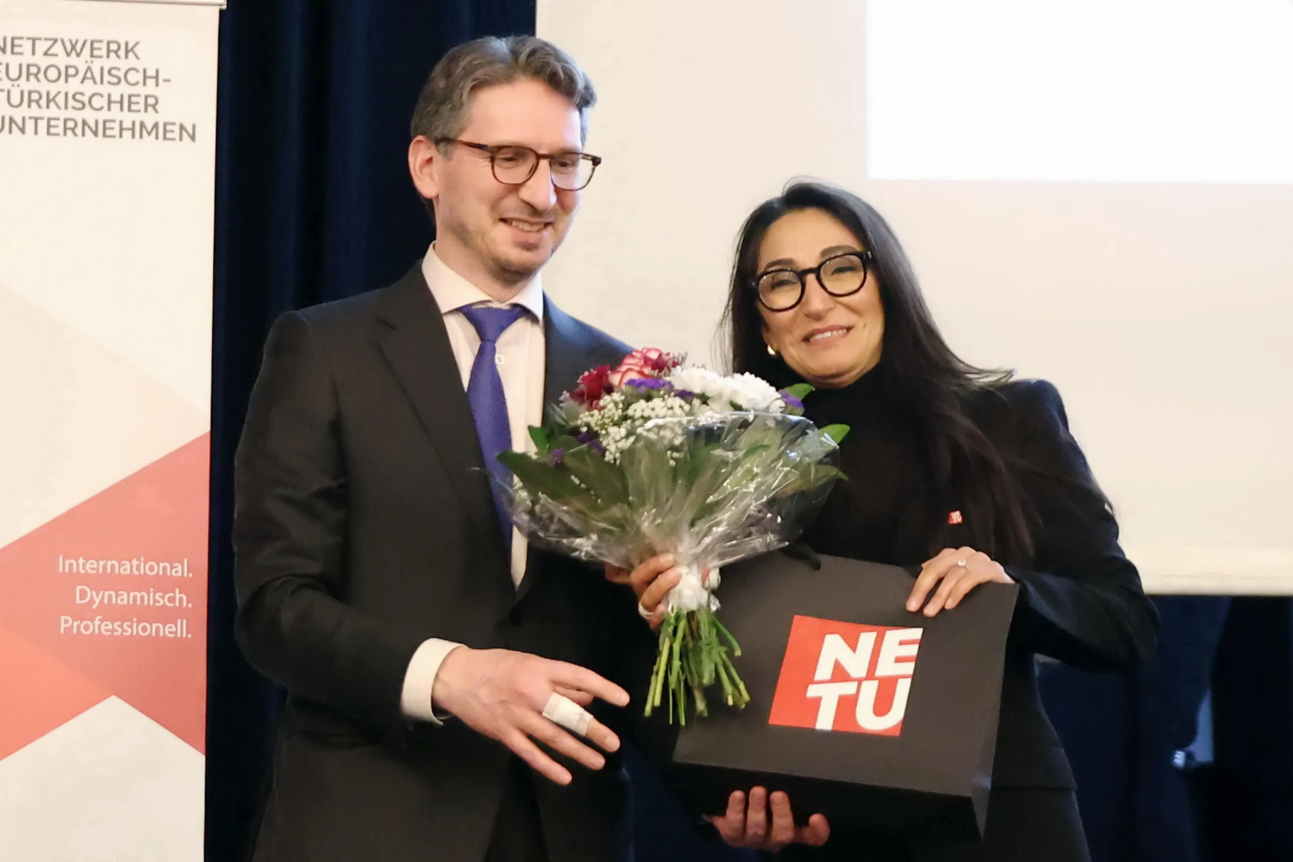 Berlin’de NETU’nun İftar Programı Yoğun Katılımla Gerçekleşti
