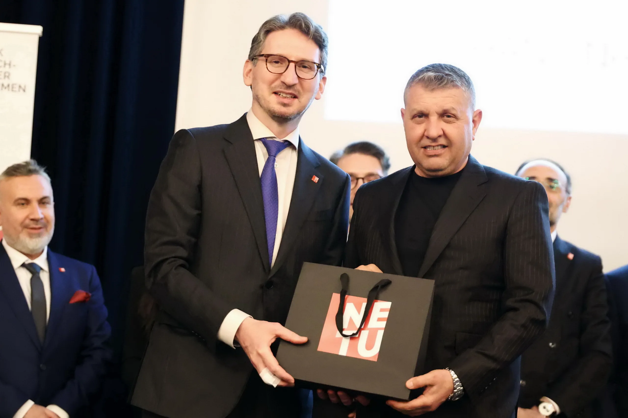Berlin’de NETU’nun İftar Programı Yoğun Katılımla Gerçekleşti
