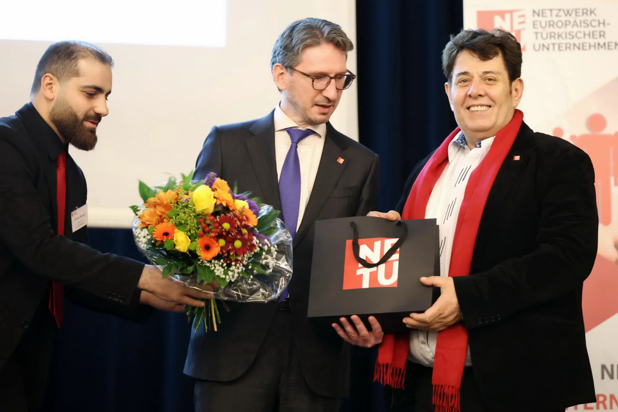Berlin’de NETU’nun İftar Programı Yoğun Katılımla Gerçekleşti