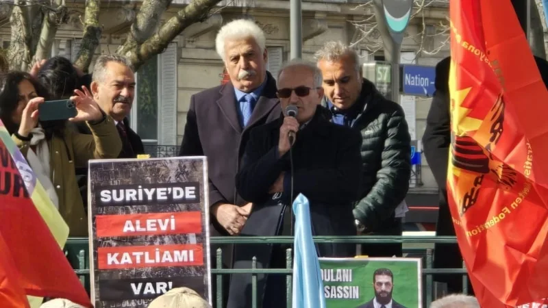Paris Alevi dernekleri Suriye’deki Alevi katliamını protesto etti