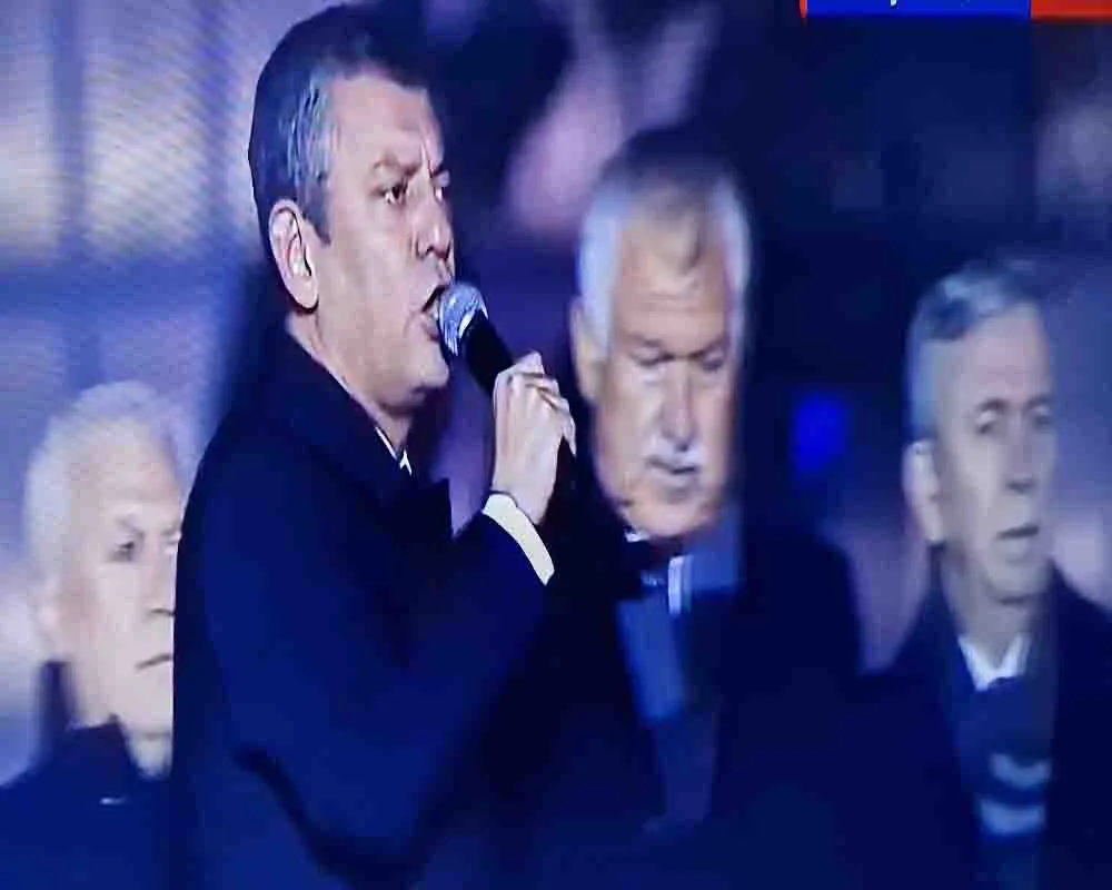 Özgür Özel Saraçhane’de: "Her Şey Onun İçin!"