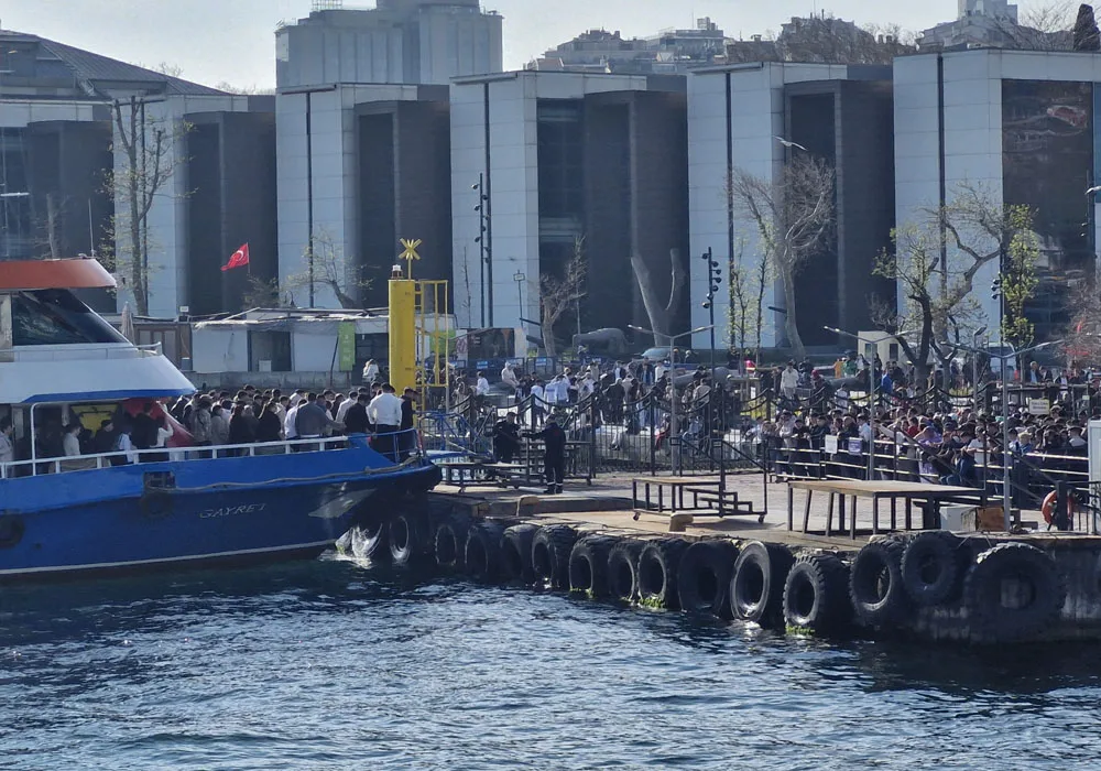 İstanbullular Sahillere ve Adalara Akın Etti