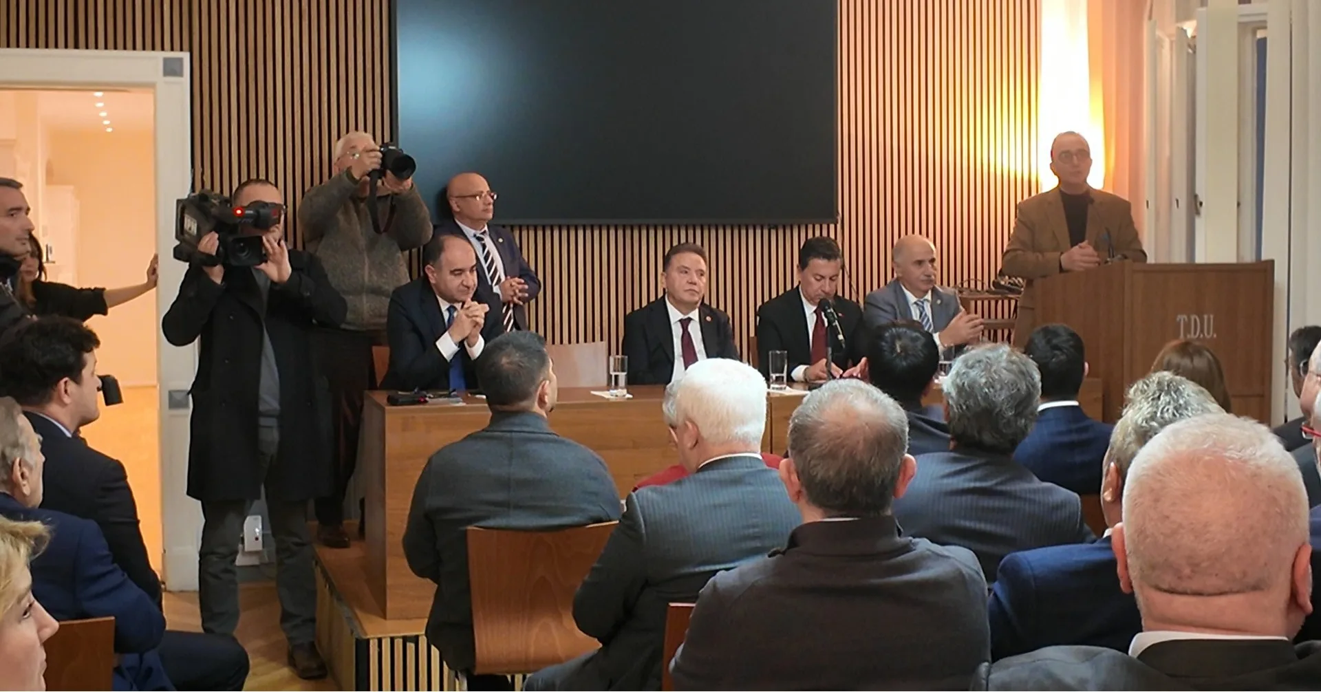 TDU, Berlin’de Türkiye’den Üst Düzey Heyeti Ağırladı