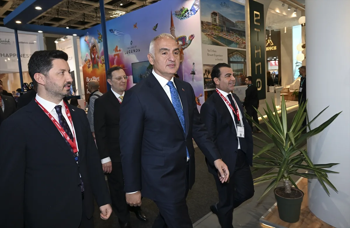 ‘Türkiye rekorlarla devam ediyor Yeni hedef 65 milyon turist’