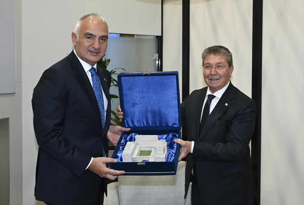 ‘Türkiye rekorlarla devam ediyor Yeni hedef 65 milyon turist’