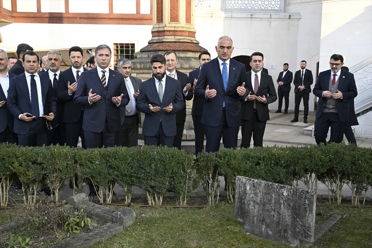 Bakan Ersoy Berlin'de iftar programına katıldı