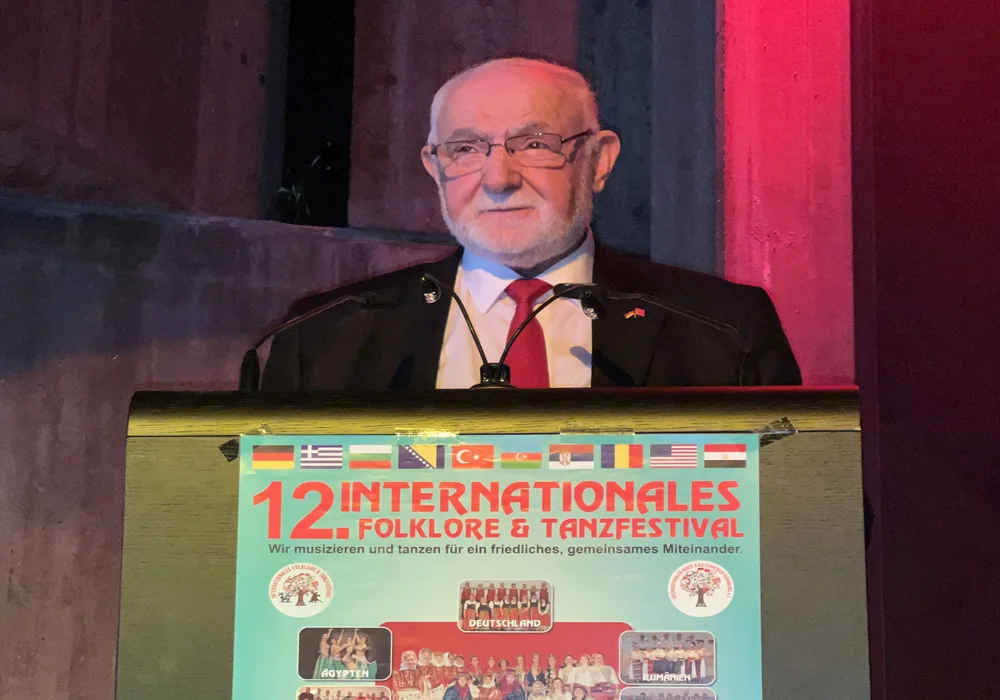 Folklor ve dans festivali’nde barış ve dostluk mesajları verildi