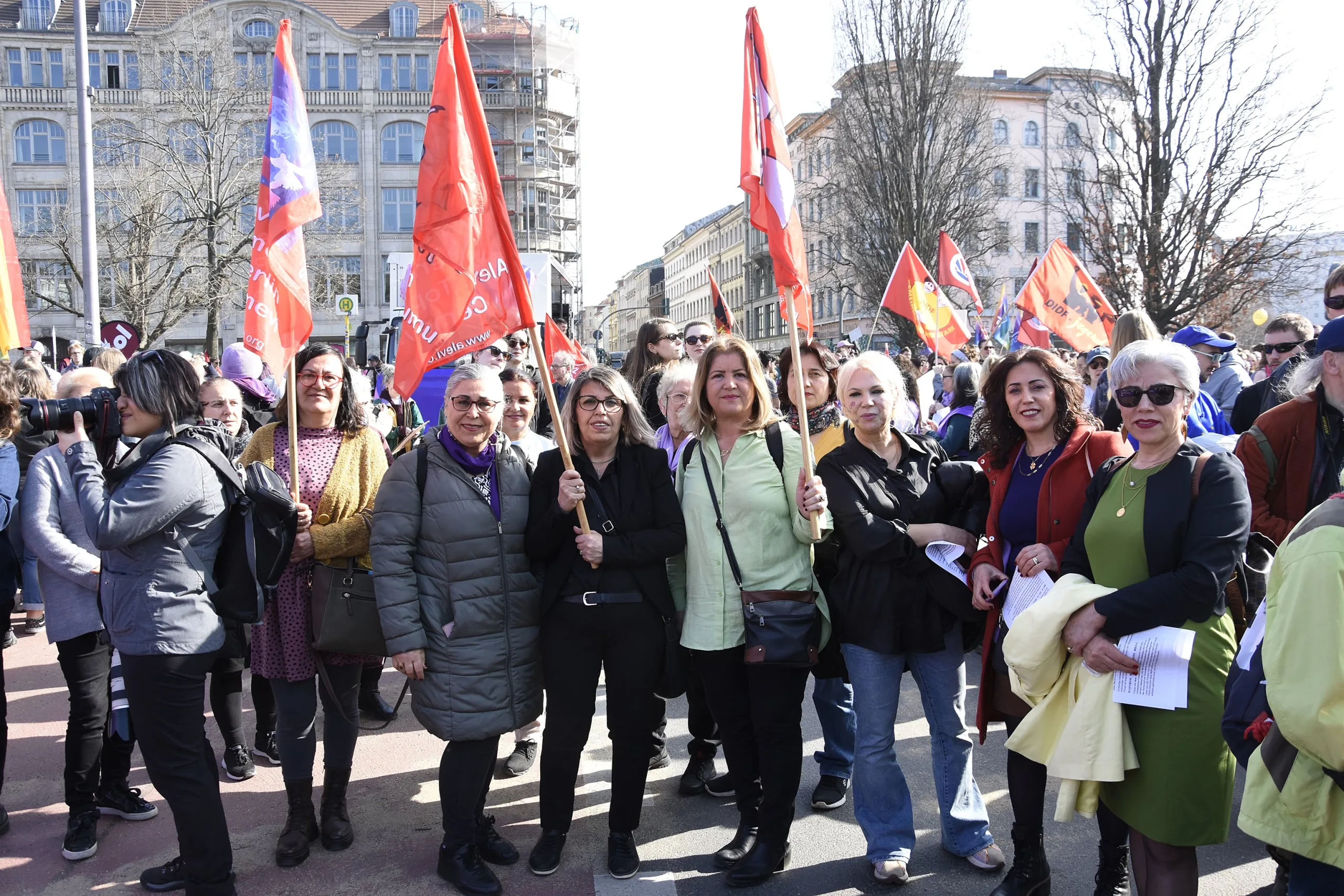 Berlin Cemevi’nde 8 Mart Dünya Emekçi Kadınlar Günü Coşkuyla Kutlandı