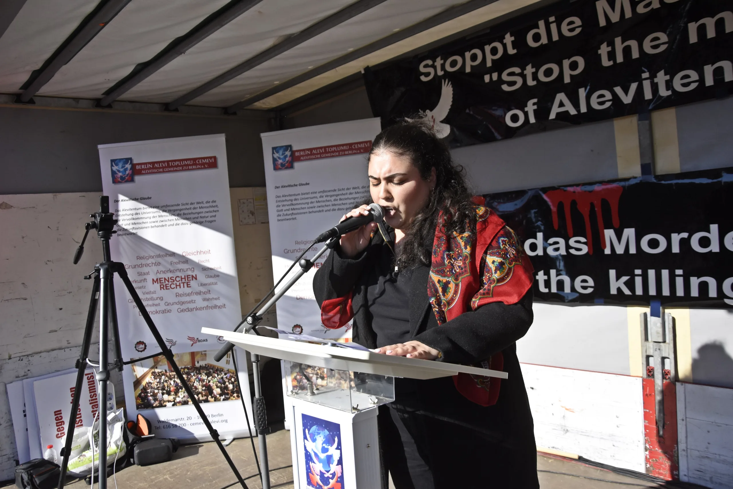 Alevi Katliamlarına Karşı Berlin’de Binler Bir Araya Geldi