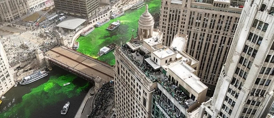 Chicago’da Aziz Patrick Günü’nde nehir yeşile boyandı