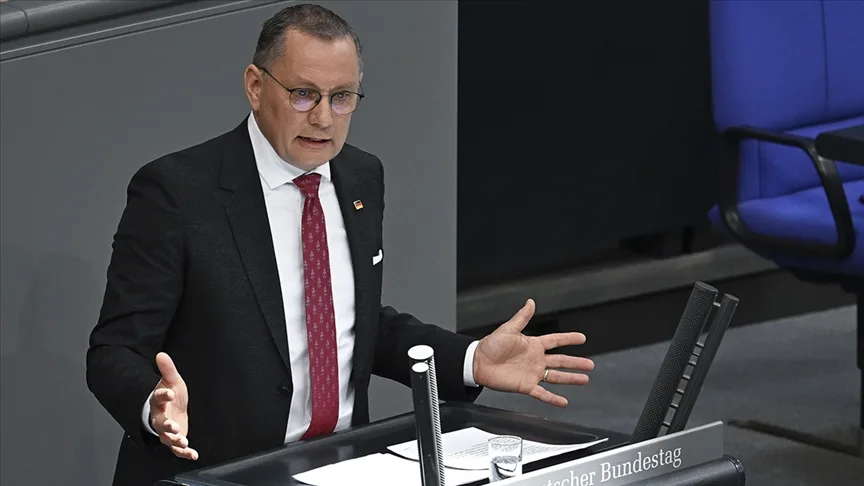 Tehlike büyüyor! AfD`nin oy oranı yüzde 23,5'e yükseldi