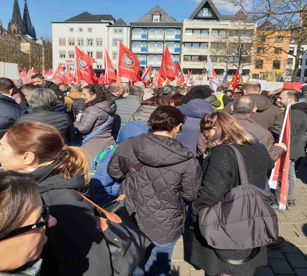 Suriye'deki Alevi Soykırımına Dur Demek İçin Köln'de Büyük Miting