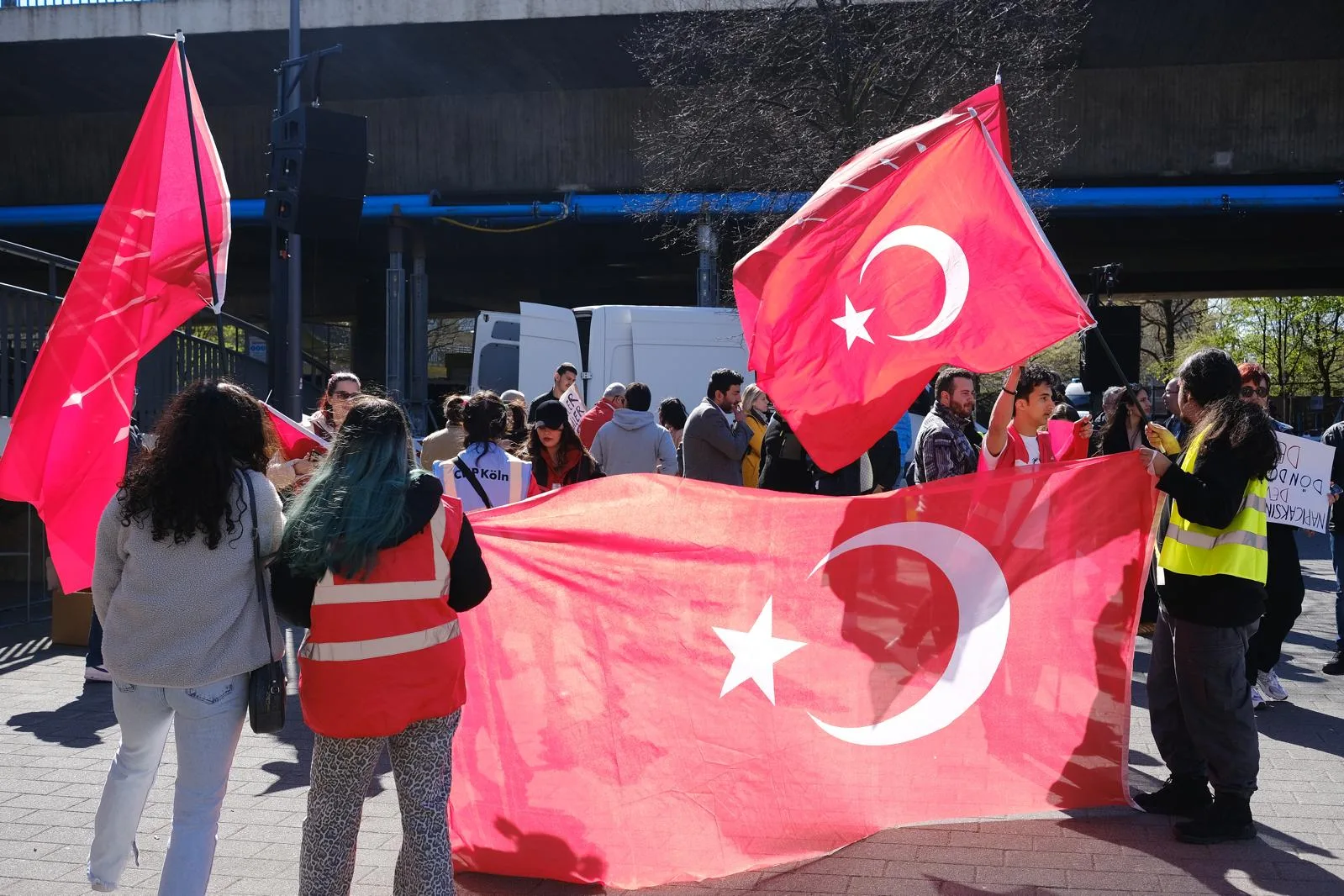 CHP Düsseldorf İmamoğlu'na Özgürlük Mitingi
