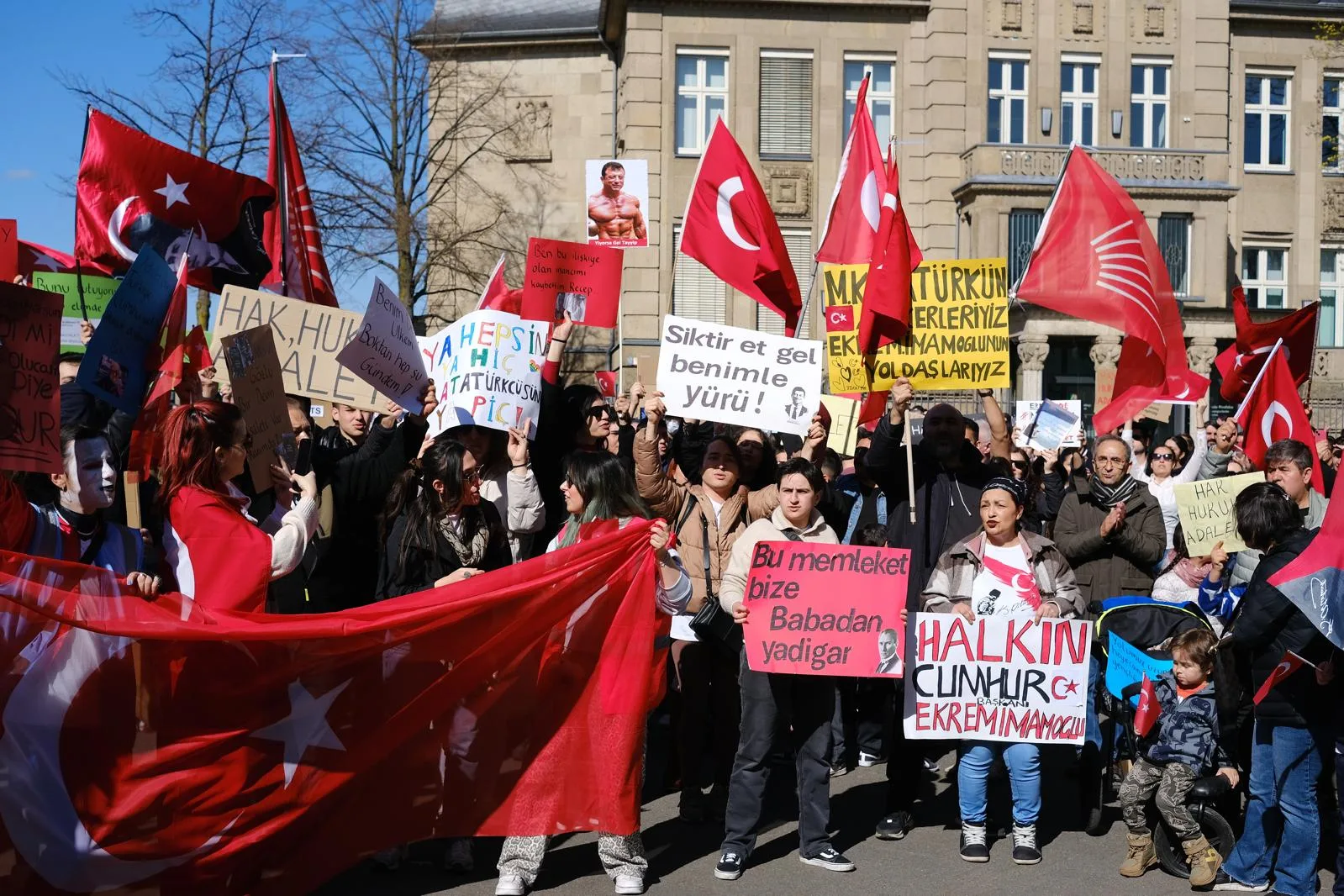 CHP Düsseldorf İmamoğlu'na Özgürlük Mitingi