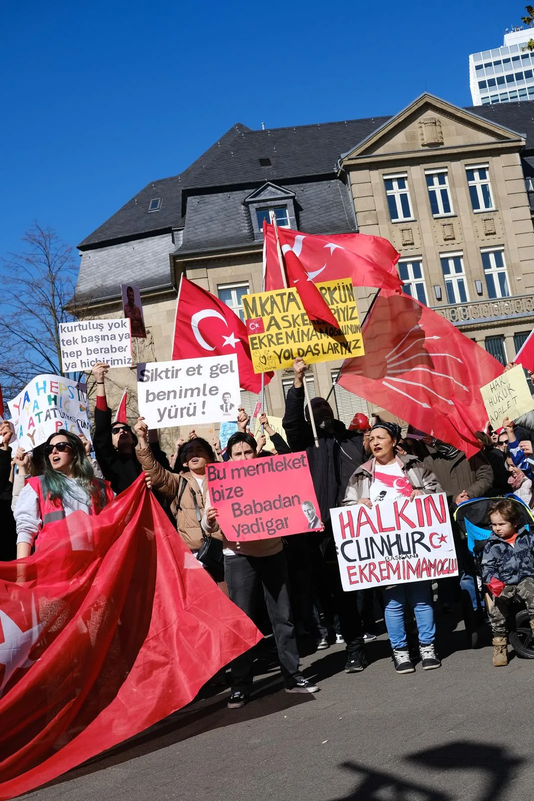 CHP Düsseldorf İmamoğlu'na Özgürlük Mitingi