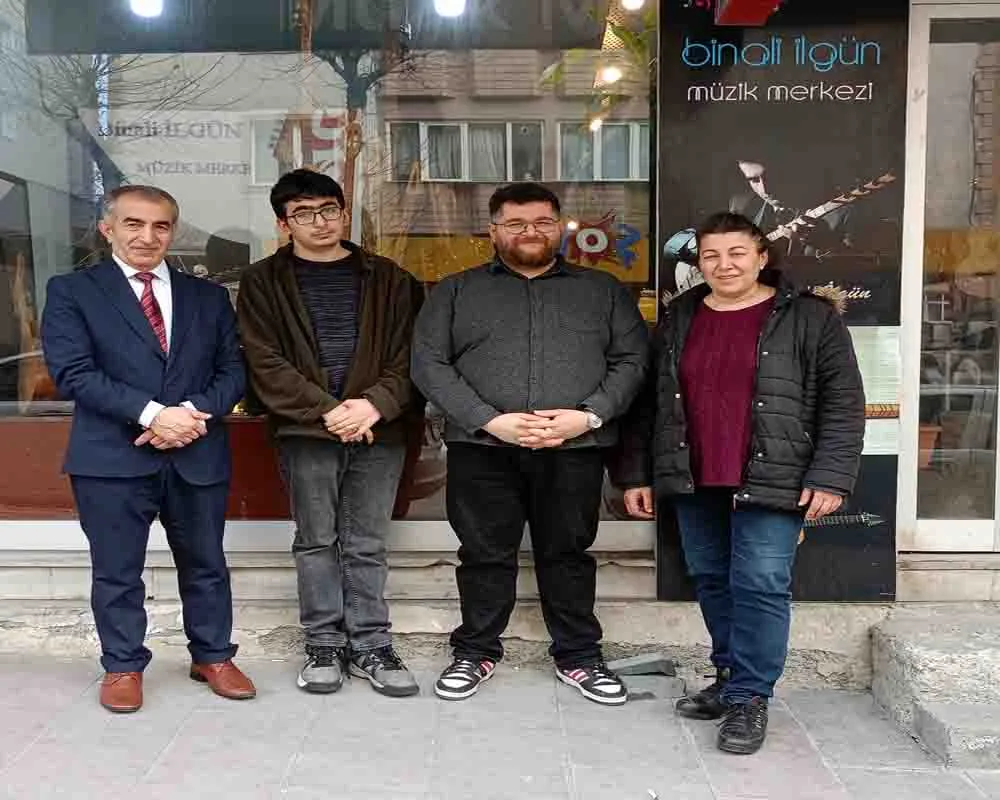 Bağlamanın Modern Yüzü: Deniz İlgün