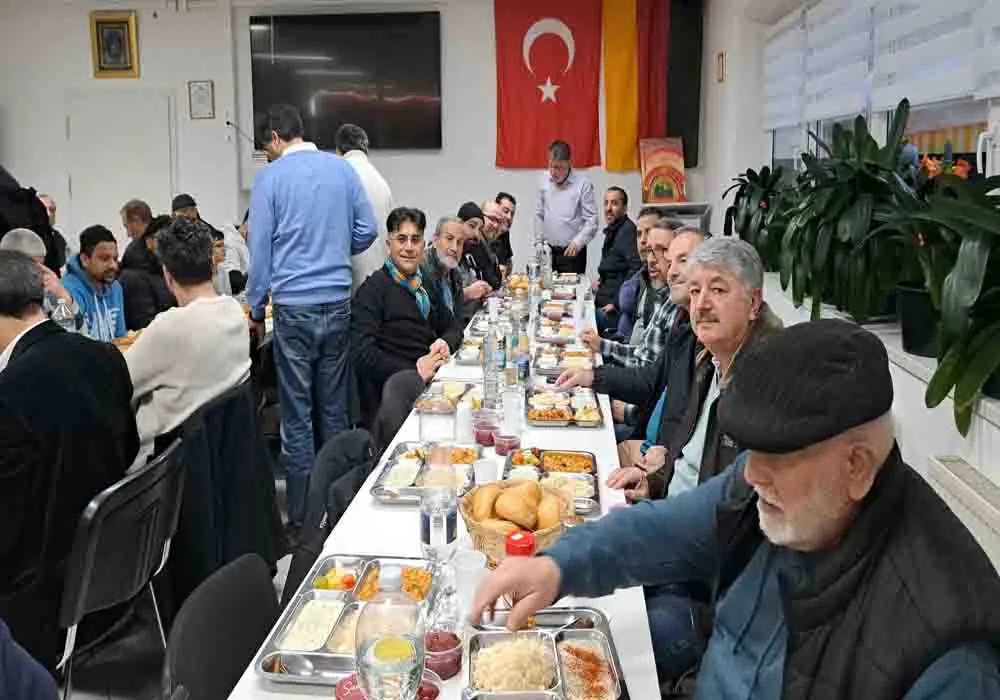 Landshut`da Birlik ve Dayanışma İçinde İftar Programı Düzenlendi