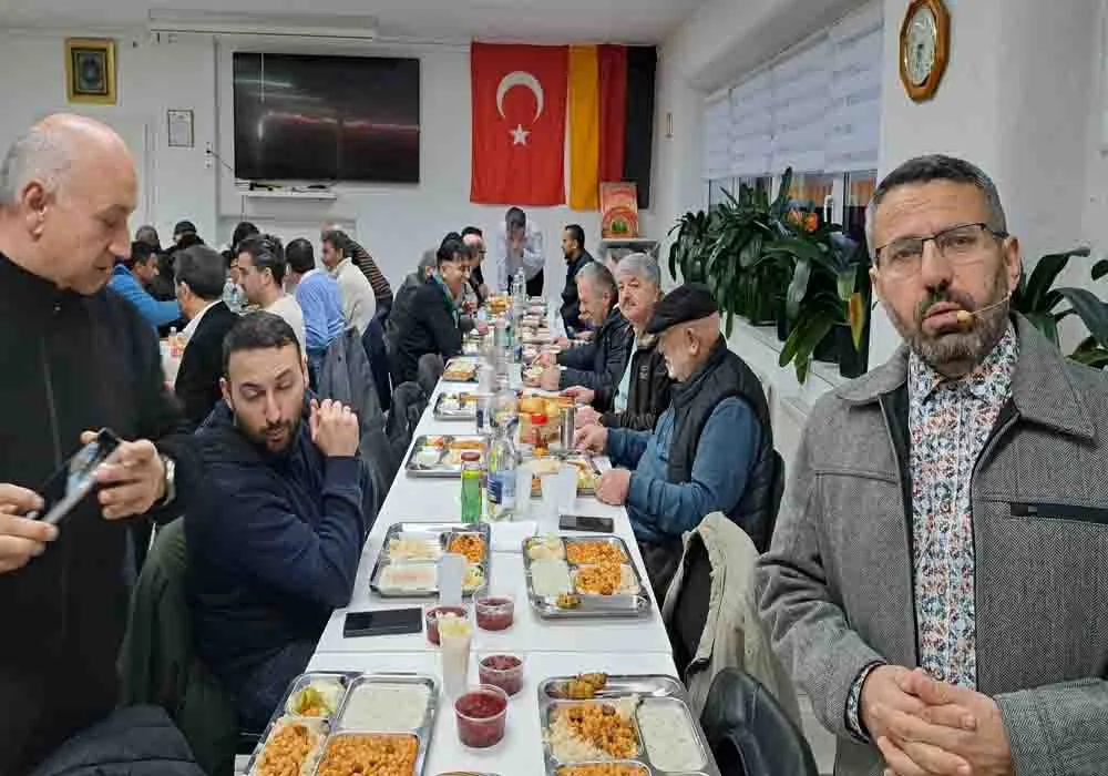 Landshut`da Birlik ve Dayanışma İçinde İftar Programı Düzenlendi