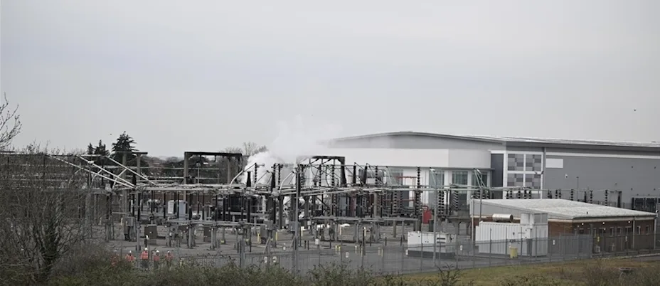Londra  Havalimanı’nın elektrik kesintisinden 1300’den fazla uçuşu etkiledi