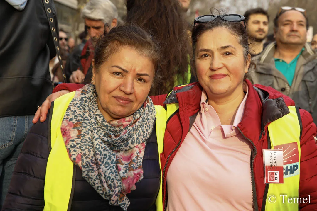 Berlin’de On Binler Özgür Türkiye İçin Yürüdü