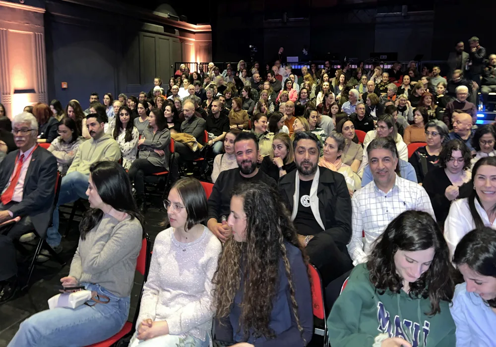 “Yaralarım Aşktandır” oyunu büyük ilgi gördü