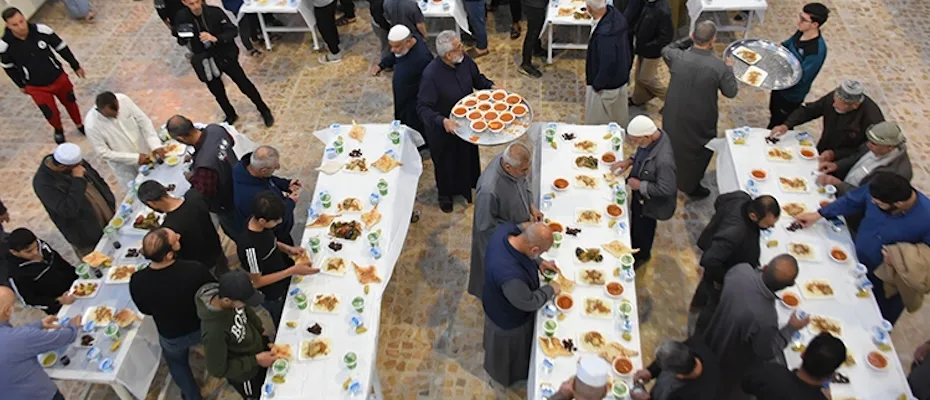 Toplu iftar geleneği Kerkük'te yaşatılmaya devam ediyor