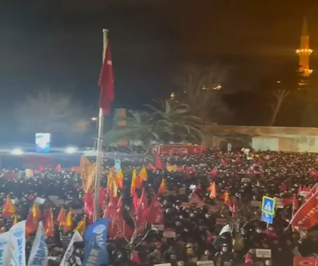 Türkiye’ye Demokrasi Çağrısı: “Ya Hep Beraber, Ya Hiçbirimiz!”