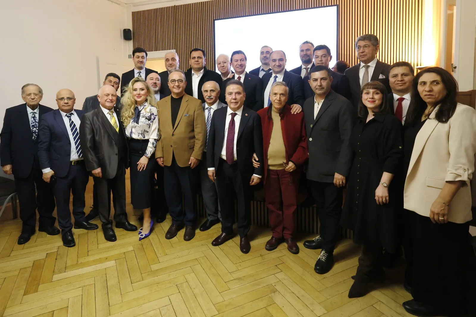 TDU, Berlin’de Türkiye’den Üst Düzey Heyeti Ağırladı