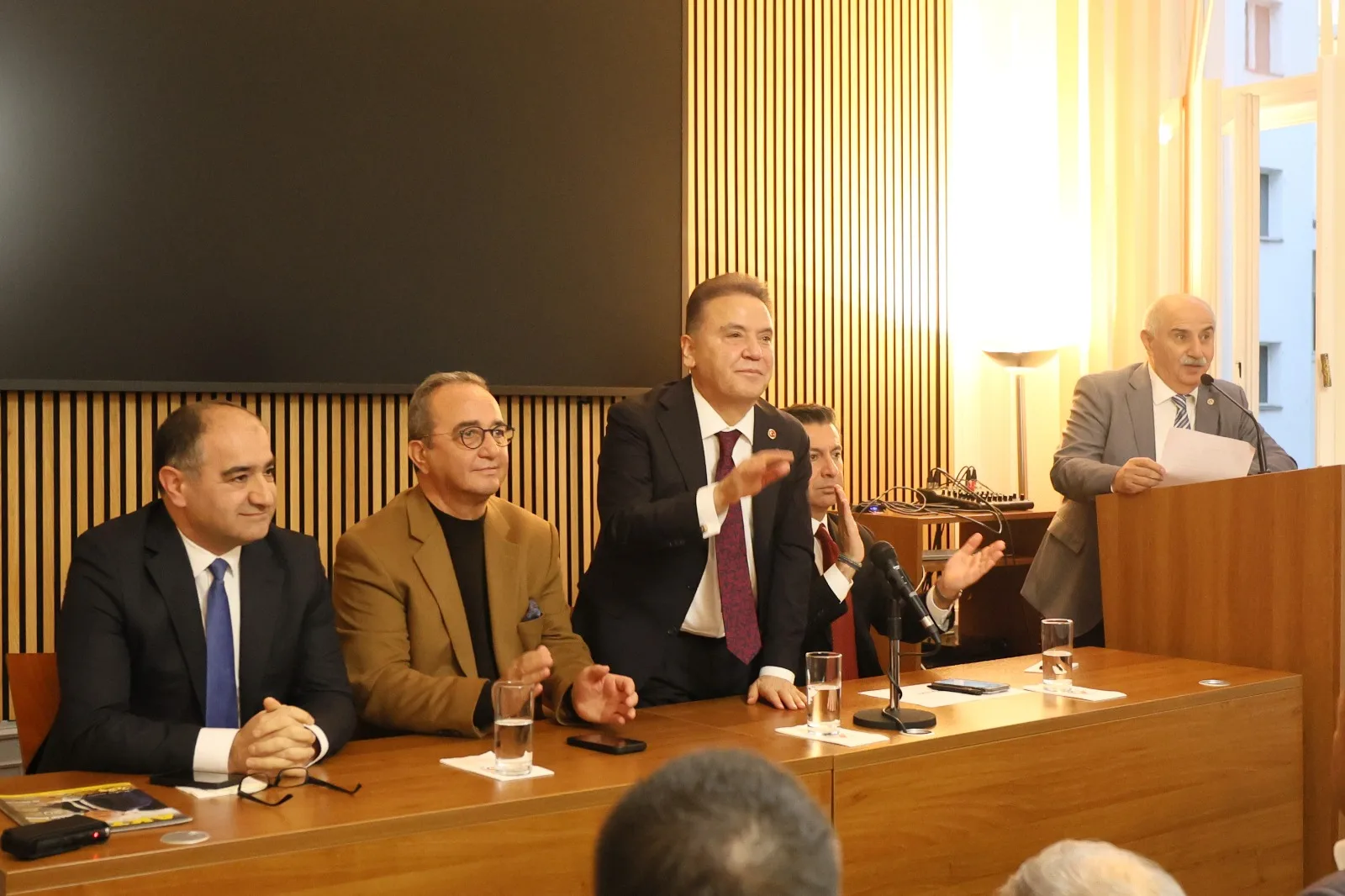 TDU, Berlin’de Türkiye’den Üst Düzey Heyeti Ağırladı