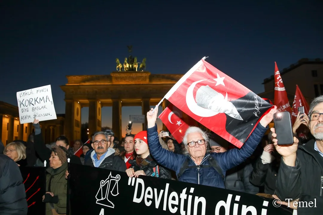 HDB’den CHP Berlin Örgütlerine Eleştiri: Demokrasi İçin Birlik Çağrısı