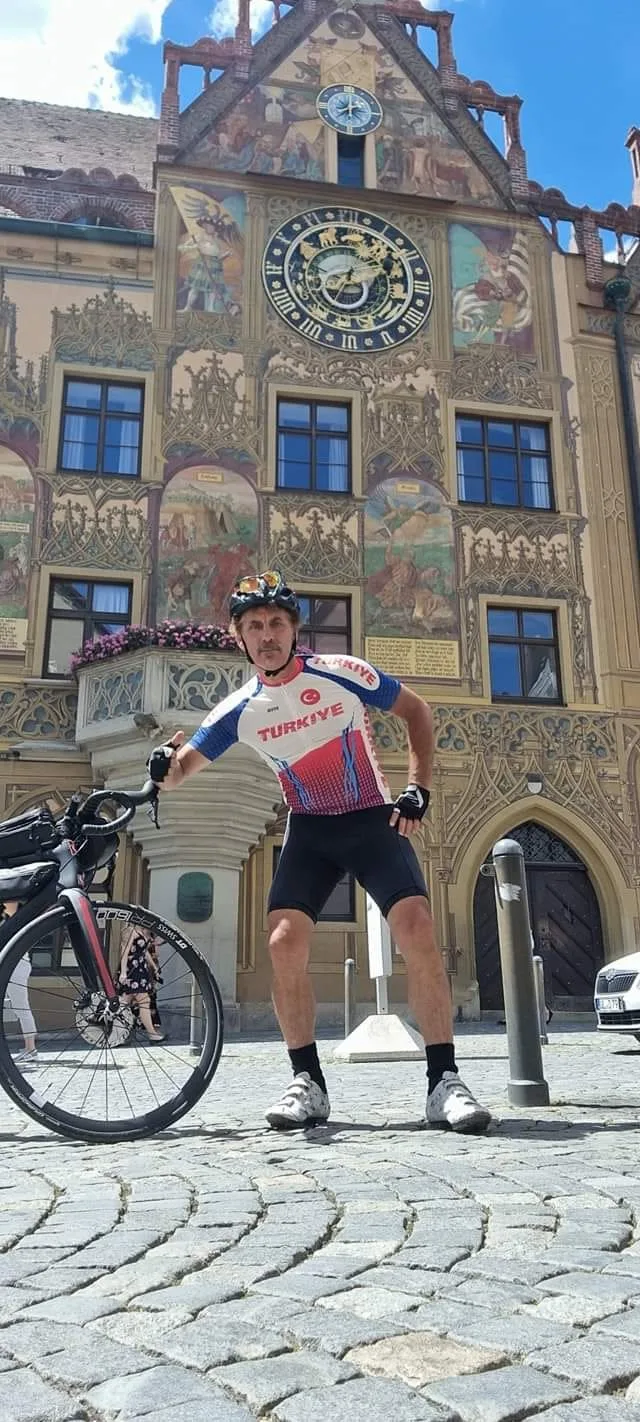 55 bin kilometre pedal çevirerek rekor kırdı