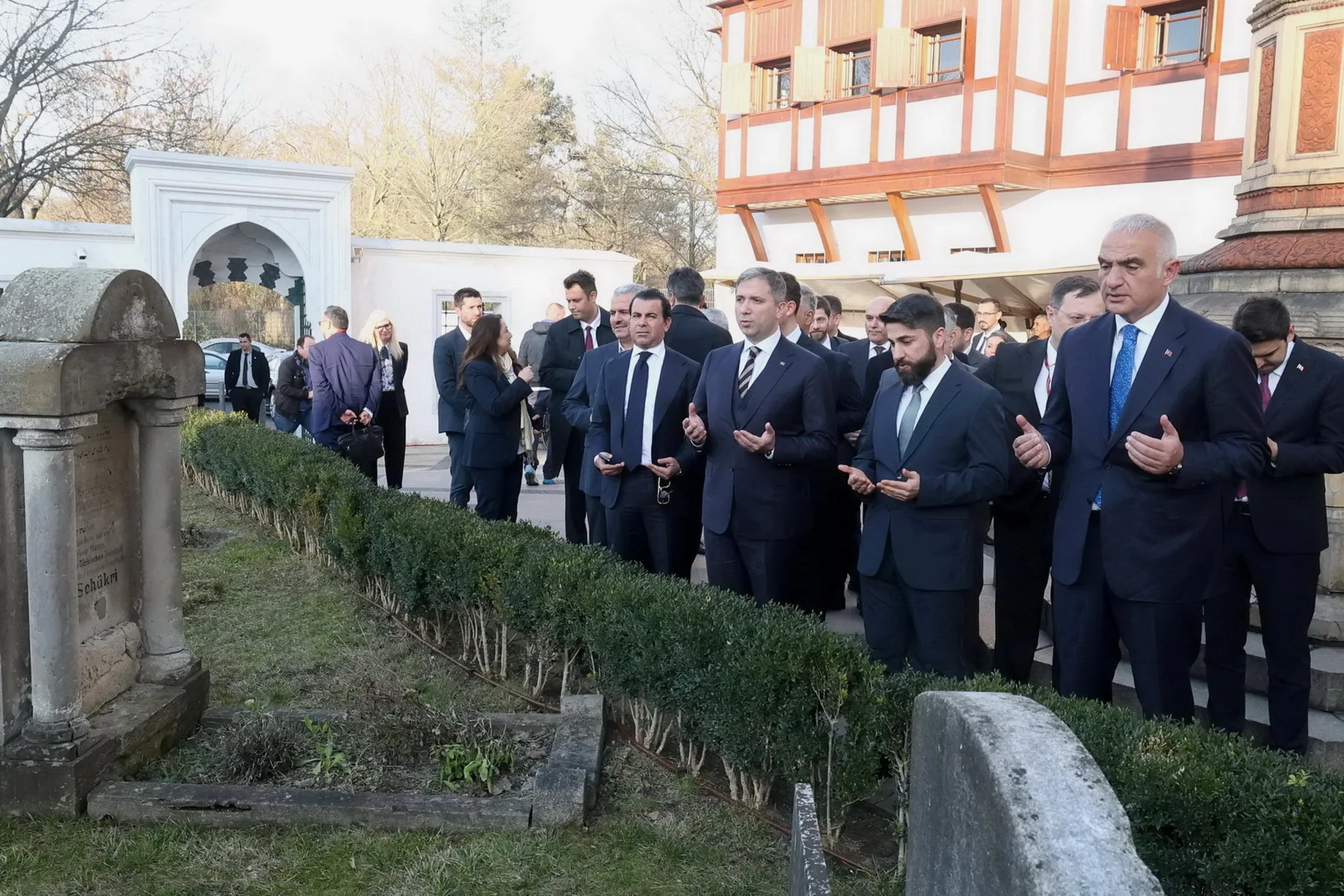 Bakan Ersoy Berlin'de iftar programına katıldı