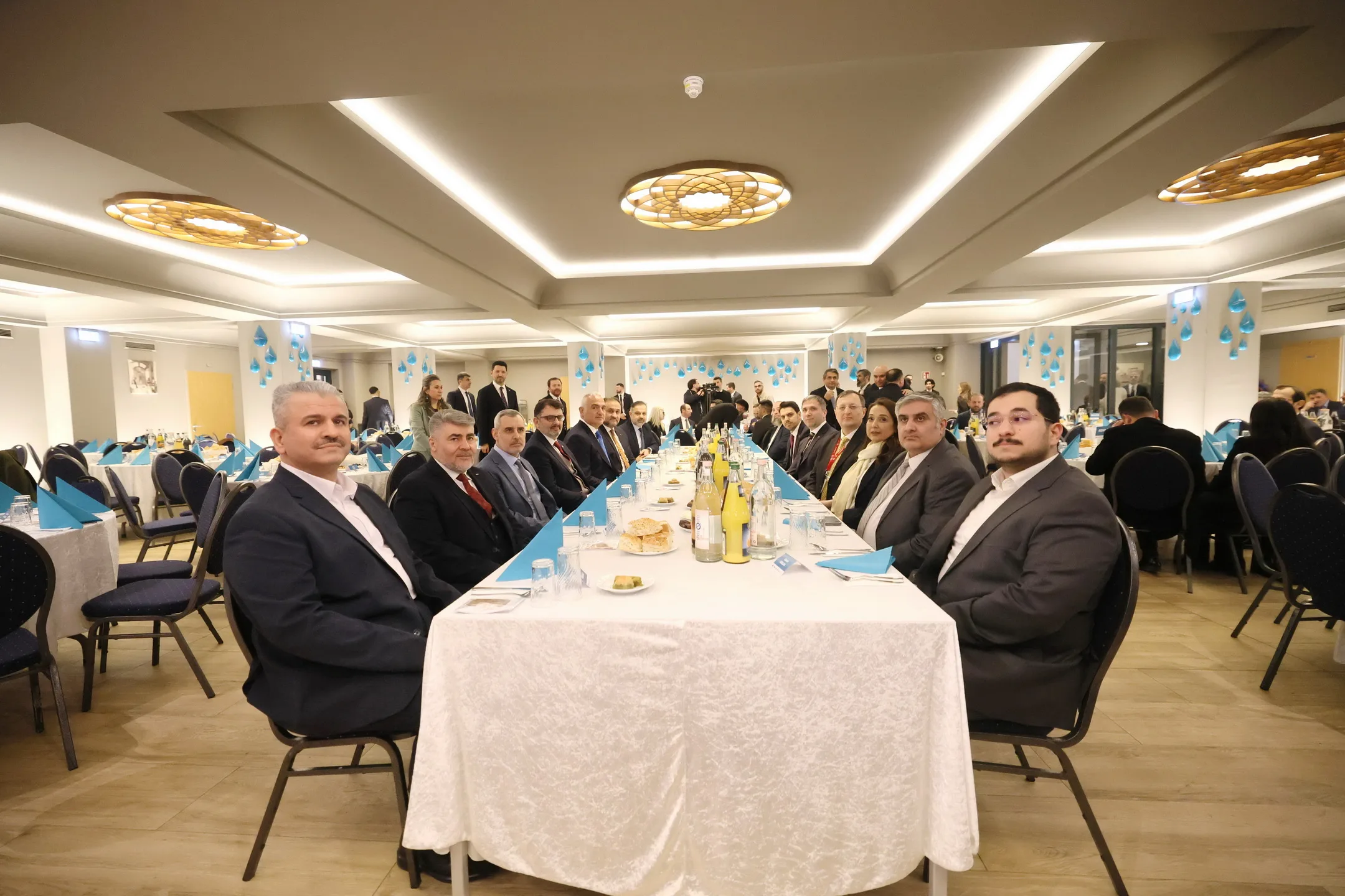 Bakan Ersoy Berlin'de iftar programına katıldı