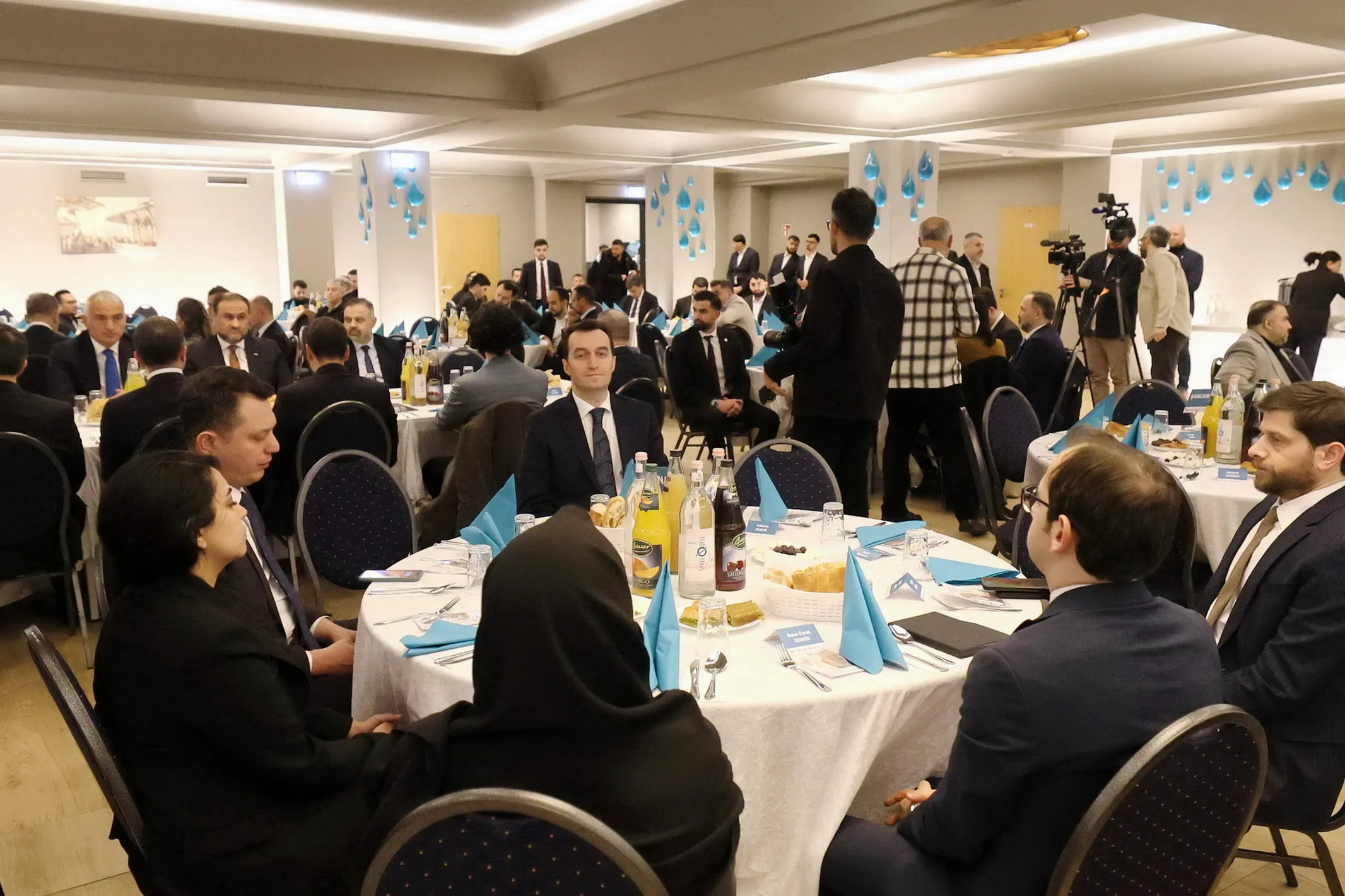 Bakan Ersoy Berlin'de iftar programına katıldı