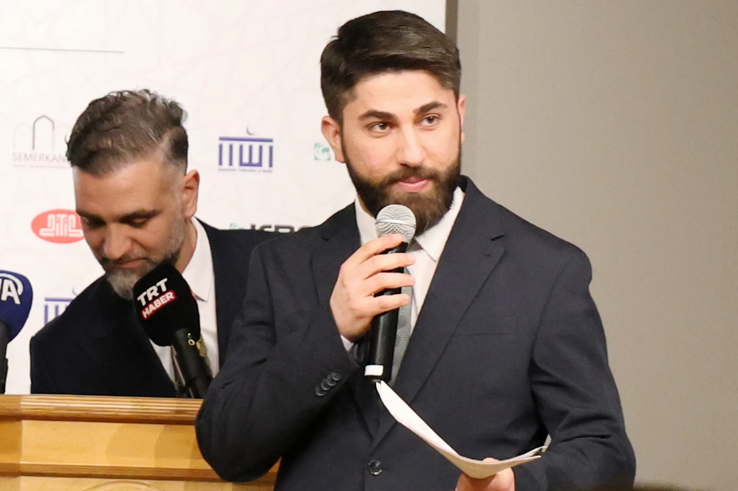 Bakan Ersoy Berlin'de iftar programına katıldı
