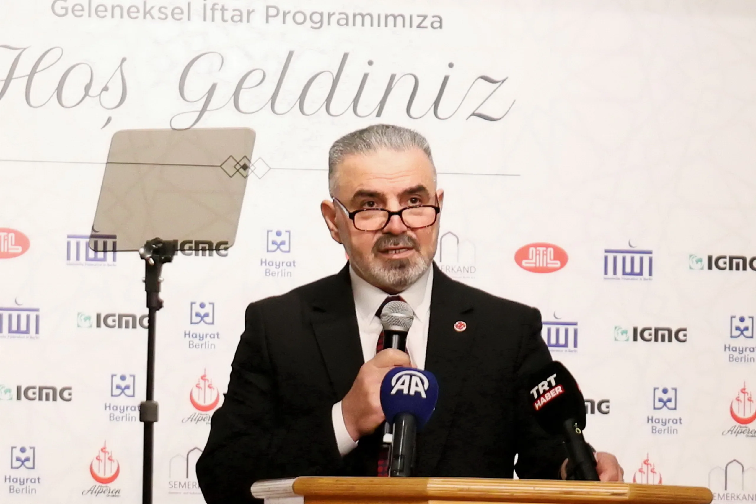 Bakan Ersoy Berlin'de iftar programına katıldı