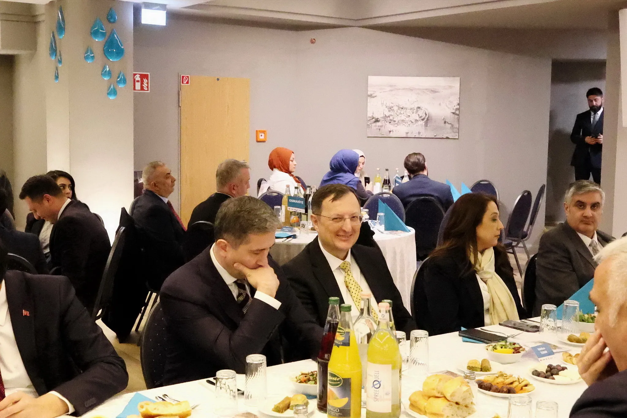 Bakan Ersoy Berlin'de iftar programına katıldı