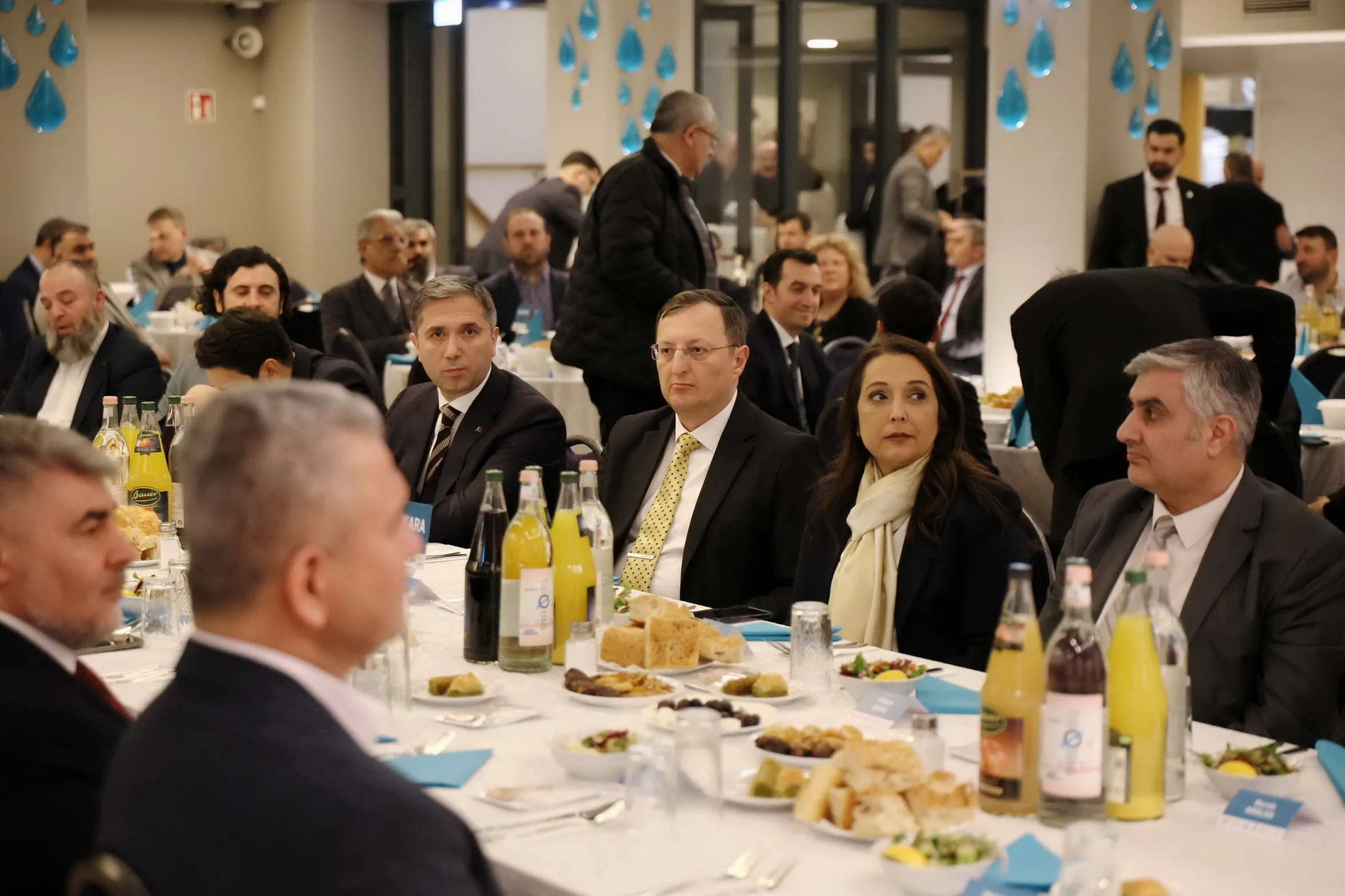 Bakan Ersoy Berlin'de iftar programına katıldı