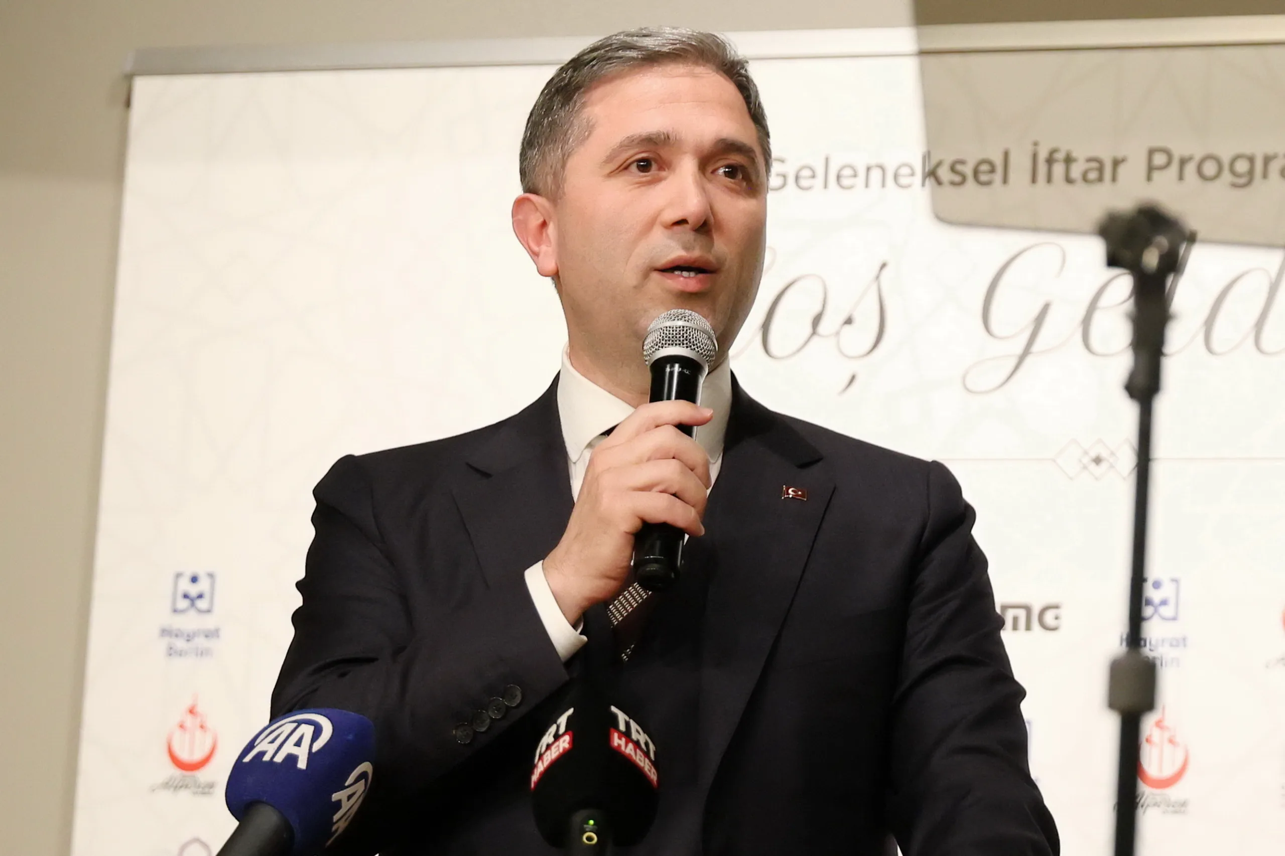 Bakan Ersoy Berlin'de iftar programına katıldı
