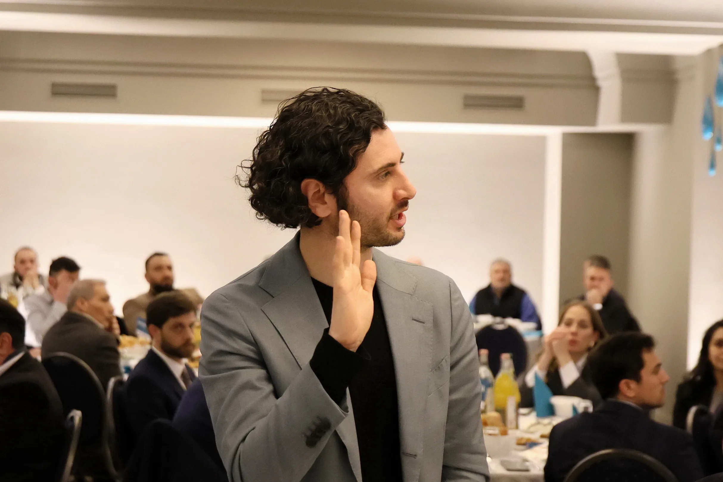 Bakan Ersoy Berlin'de iftar programına katıldı