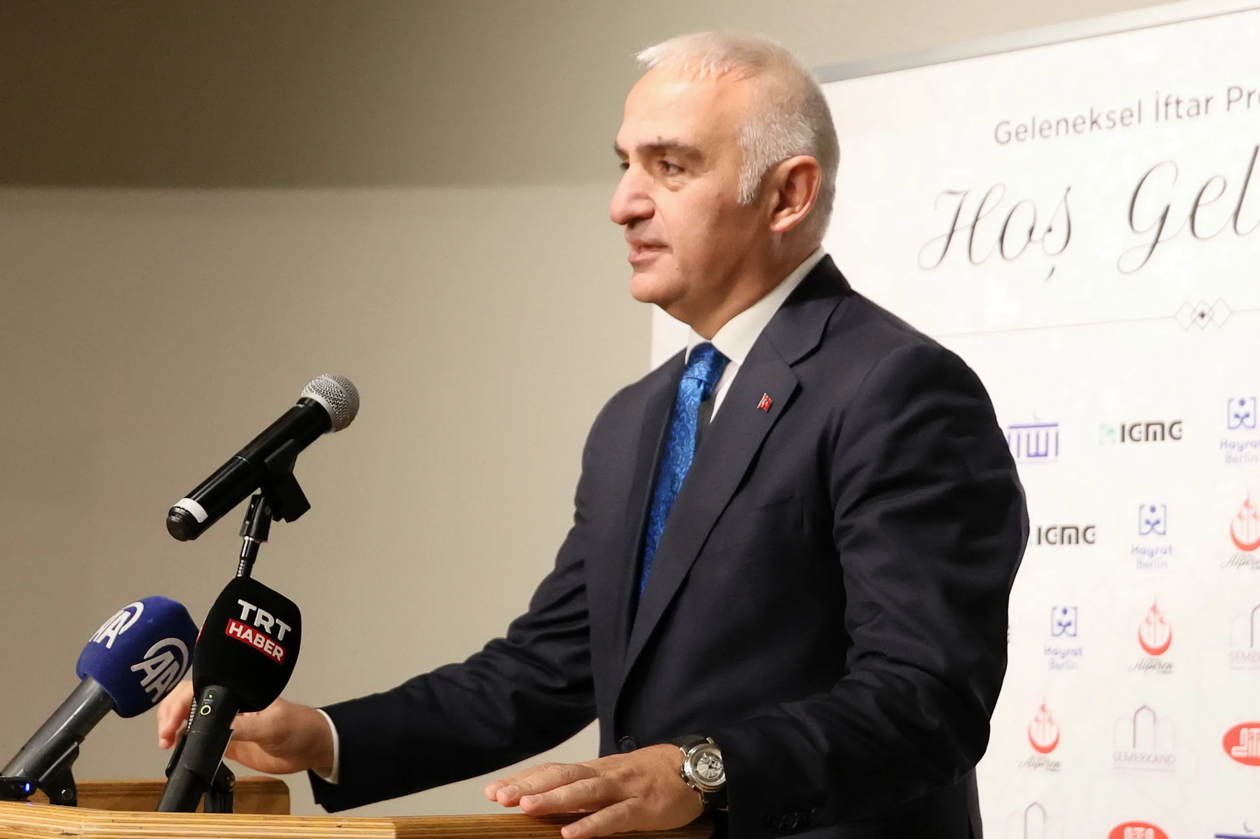 Bakan Ersoy Berlin'de iftar programına katıldı