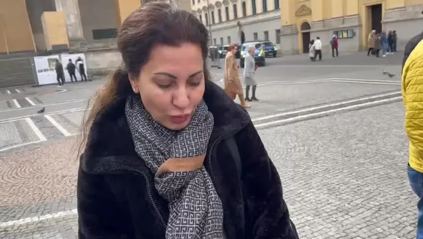 Münih`te İmamoğlu için Başlatılan İmza Kampanyasına Yoğun Destek