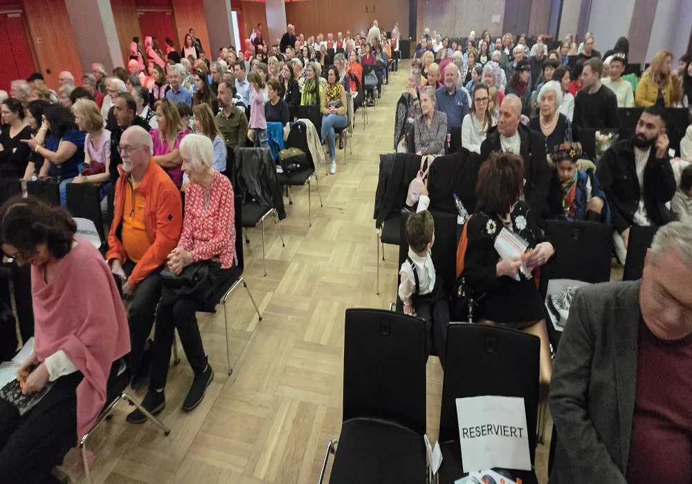 Nürnberg'de Folklor ve Dostluk Rüzgarı Esti
