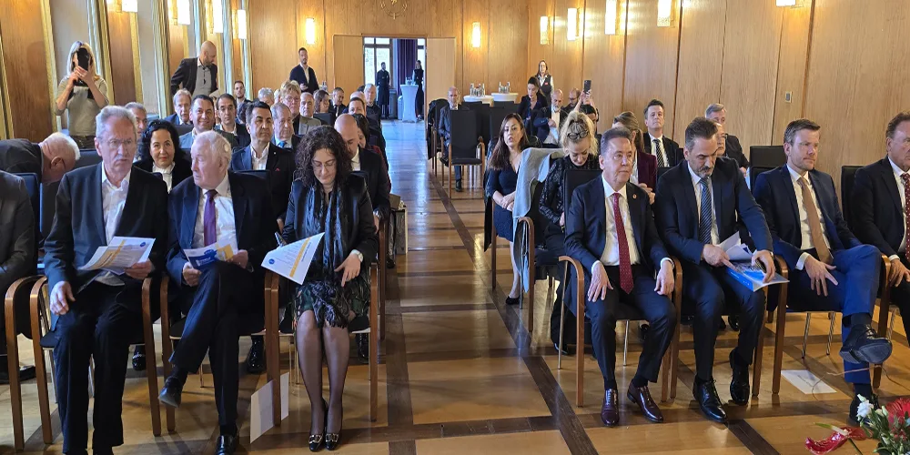 Muhittin Böcek ve Marcus König’e onur ödülü