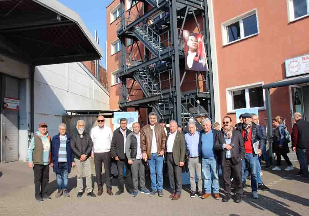 Hamburg'da Dayanışma Sandığına Yoğun İlgi! Ekrem İmamoğlu’na Büyük Destek