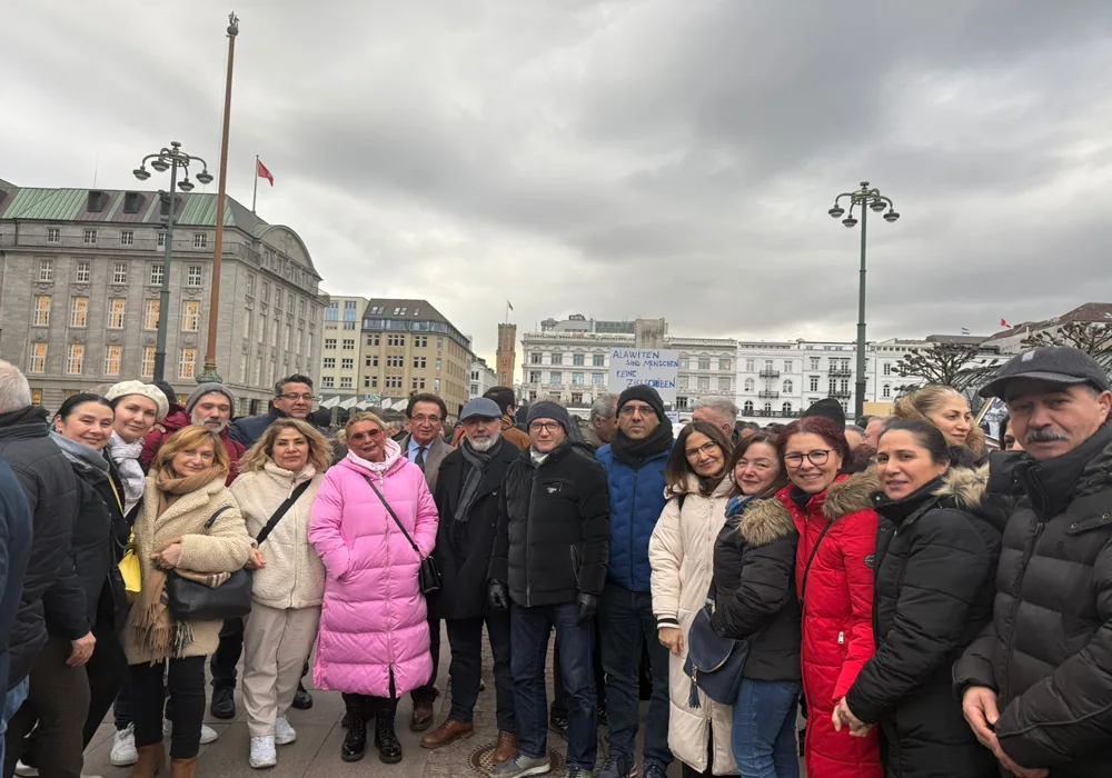 Hamburg, Suriye`deki Alevi Katliamını protesto etti
