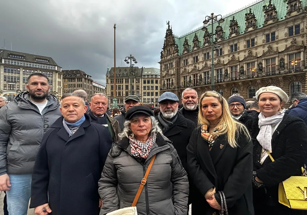 Hamburg, Suriye`deki Alevi Katliamını protesto etti